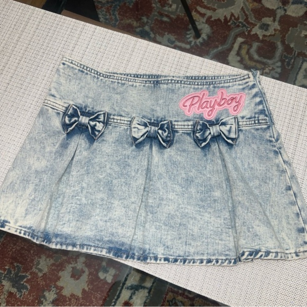 PLAYBOY Blue Denim mini Skirt with pink Bows, size5
